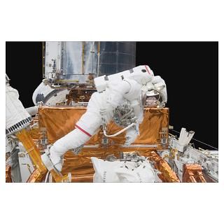 Wall Art  Posters  Astronaut working on the Hubble