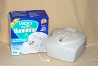 Vicks Cool Mist Humidifier V400 1 5 Gal 24 HR Operation on One Water