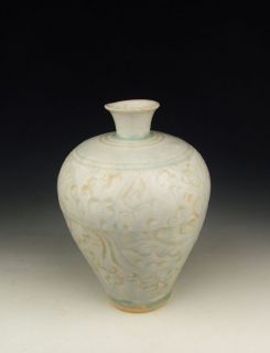 One Jingdezhen Kiln Qingbai Glaze Porcelain Plum Vase