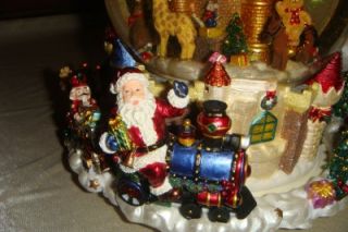 Kirkland Snowglobe Santa Claus Is Coming to Town Train Movement Music