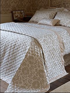 Harmony bedspreads in oyster   