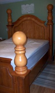 Ashley Knotty Pine Cannon Ball Queen Bedroom Set Bed Dresser Night