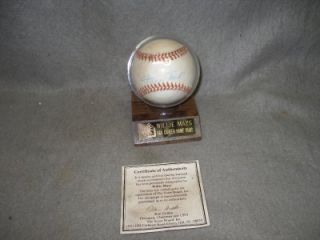 Signed National League Baseball Willie Mays w COA 