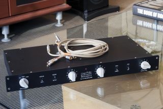 Mark Levinson ML 10 Preamplifier With MM/MC Phonostage. In Very Good