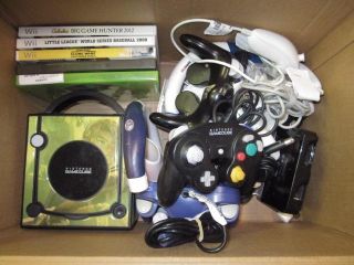 Wii/Game Cube   Lot of Defect System + 5 Defect Games + 19 Defect