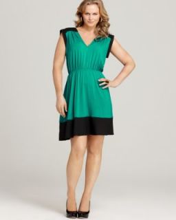 Love ady New Green Contrast Trim Cuffed Sleeves V Neck Casual Dress