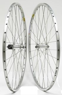 This wheels are size 700c , Clinchers, Great For training or racing