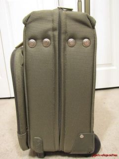 PREOWNED BRIGGS & RILEY WHEELED CARRY ON SUITER GARMENT BAG~BASELINE