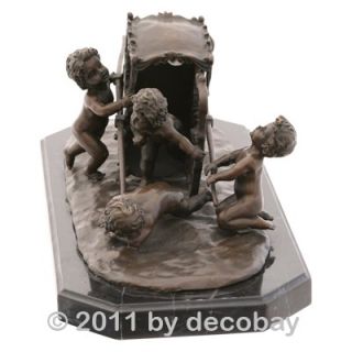 nackte Kinder versuchen Karren zu ziehen Bronze Garten Deko Figur