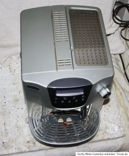 DeLonghi Magnifica 4400 Kaffee  Espresso Maschine * Vollautomat Silber