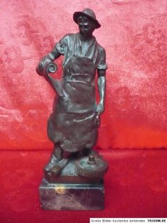 Schöne,alte Bronzefigur. Schmied (Schlosser, o.Ä.), Bronze auf