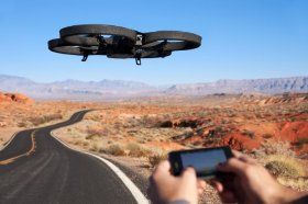 Parrot AR.Drone 2.0 Quadrocopter für Android /Apple Smartphones und
