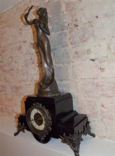 alte schwere 54cm Kaminuhr Bronze und Marmor TänzerinSkulptur