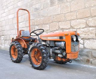 Carraro 635 Schmalspurtraktor Traktor Allrad Knicklenker