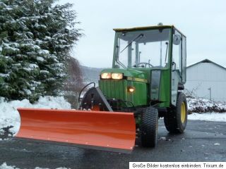 John Deere 855 Allrad mit Schneeschild Kleintraktor Schlepper