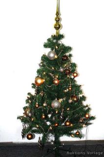 Weihnachtsbaum künstlich geschmückt Weihnachtskugeln Gold