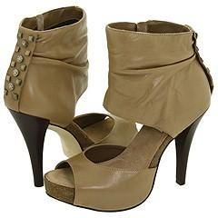 Steve Madden Tramatic Taupe Leather Sandals