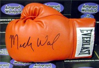 Micky Ward signed Boxing Glove   Autographed Boxing Gloves