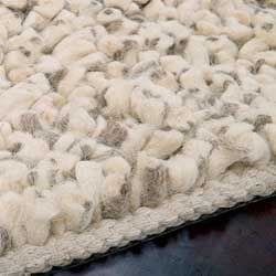 Hand woven Beige Shag Wool Rug (8 x 106)