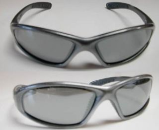 NEW $150 Nike Tarj Square EV0015 003 Gray Sunglasses