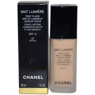 Chanel Mat Lumiere Petale Long Lasting Luminous Matte Fluid Makeup